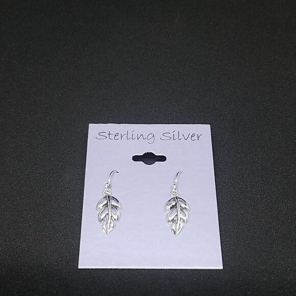NWT Sterling Silver Leaf Earrings - Picture 1 of 2